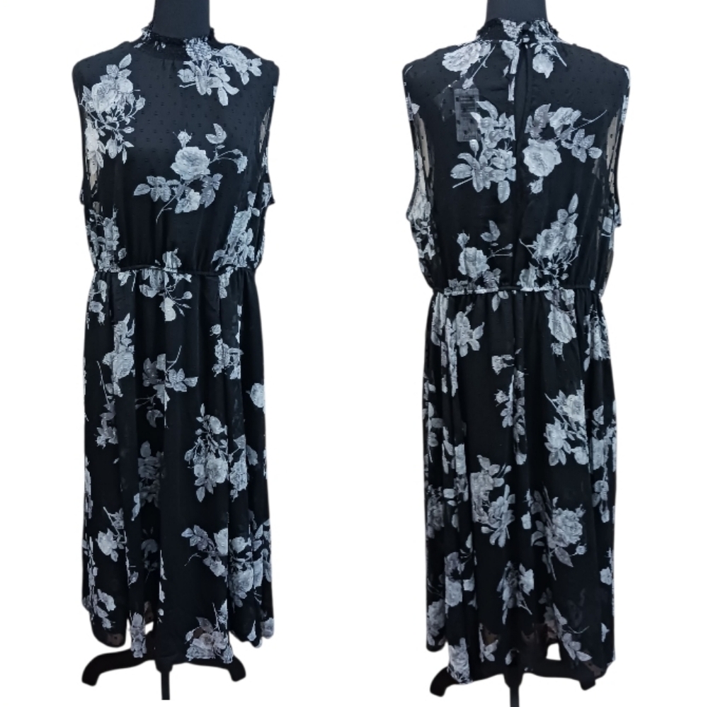 Torrid Clip Dot Mock Neck Midi Dress - Picture 3 of 11
